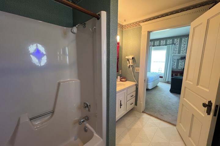 Room 62 of 84