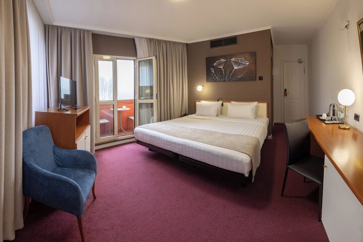 Room 42 of 129