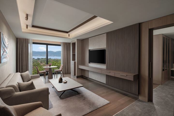 Room 15 of 100