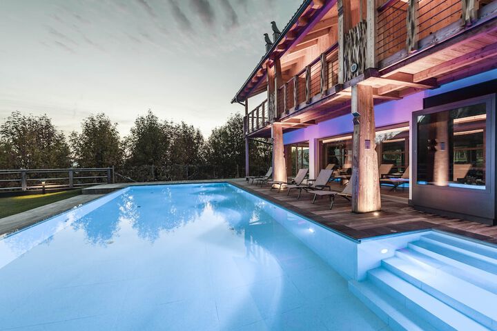 Pool 120 of 157