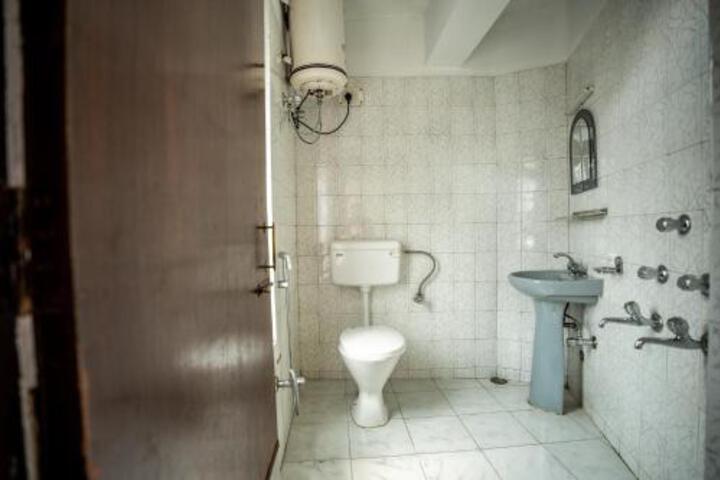 Room 4 of 24