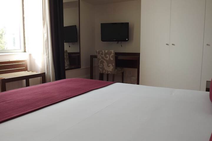 Room 3 of 62