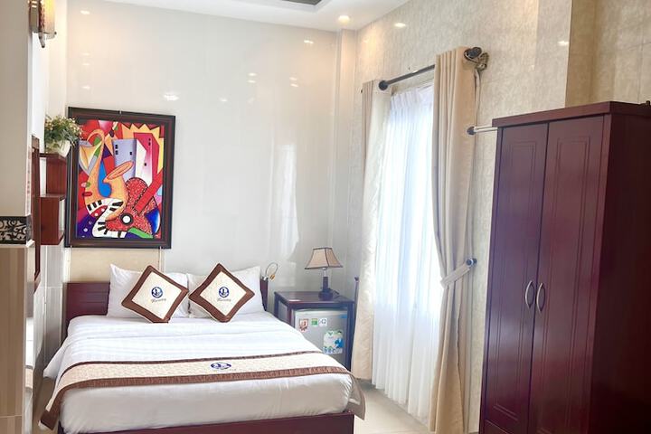 Room 42 of 153