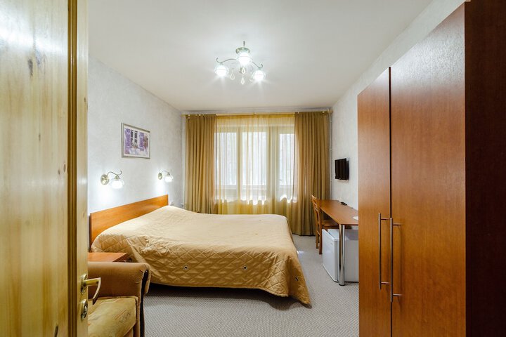 Room 3 of 37
