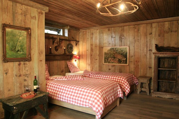 Room 5 of 21