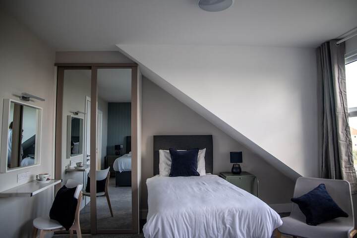 Room 42 of 88