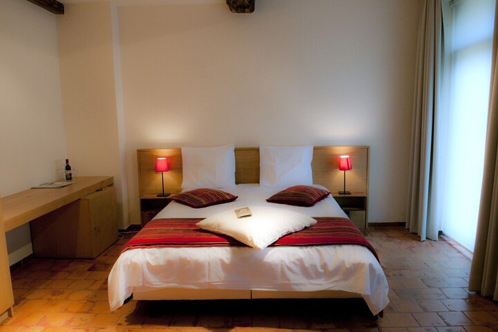 Room 5 of 47