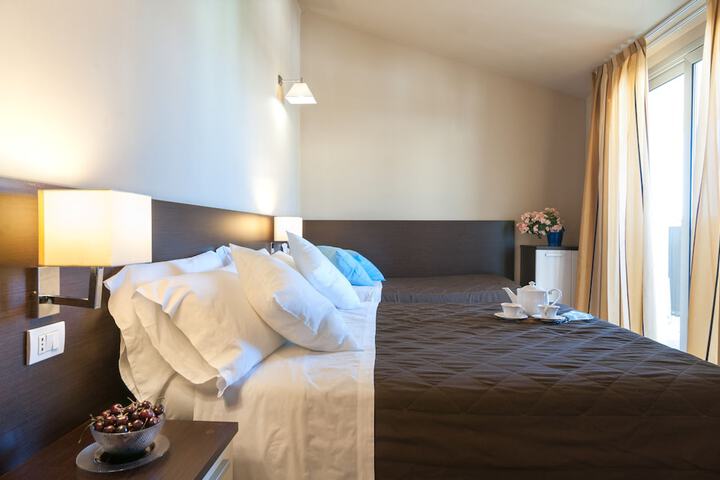 Room 11 of 31