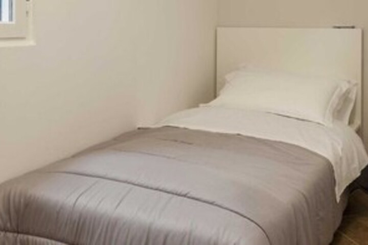 Room 16 of 24