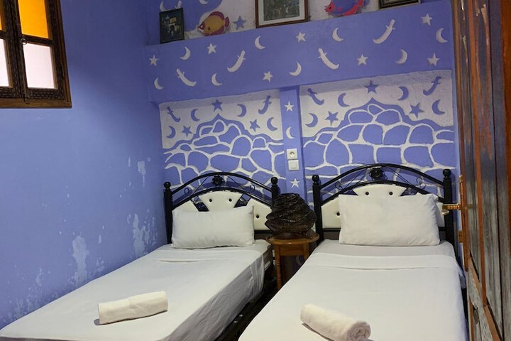 Room 9 of 50