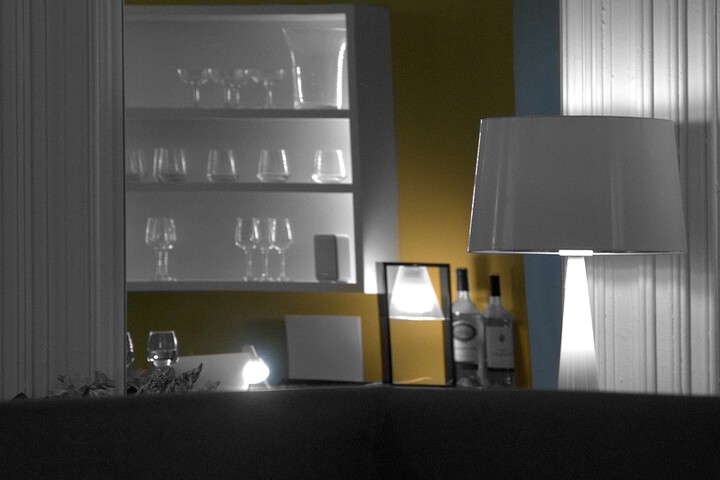 Lounge 32 of 40