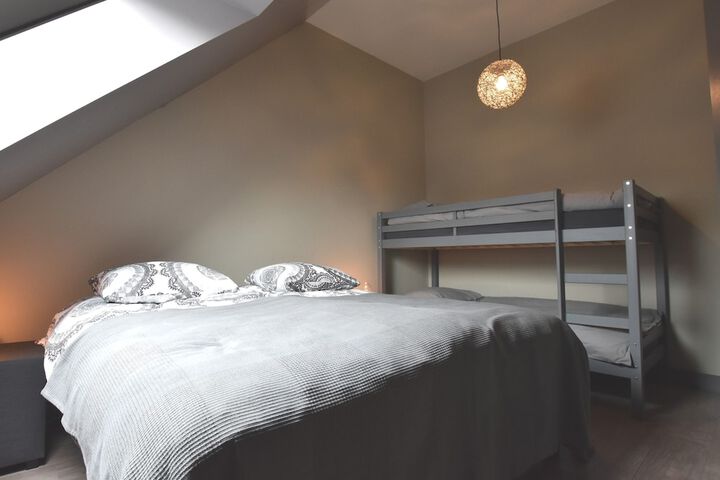 Room 8 of 89