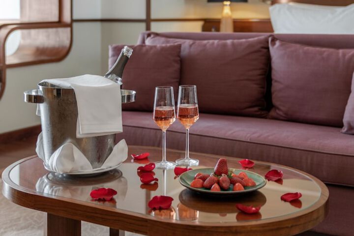 Champagne service