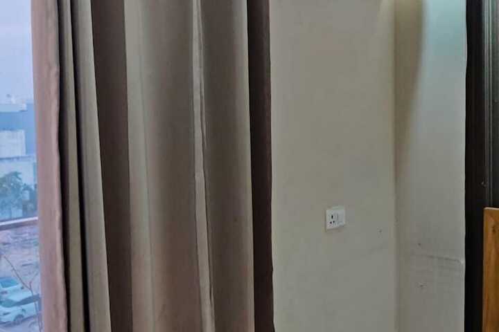 Room 11 of 31