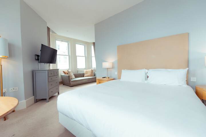 Room 48 of 112