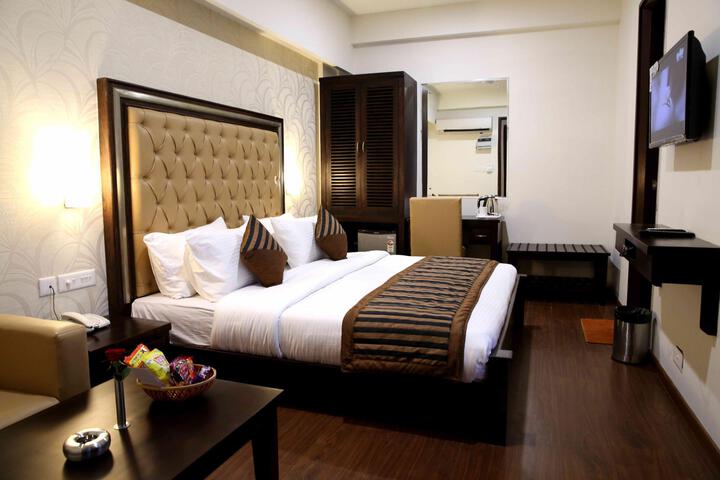 Room 27 of 28