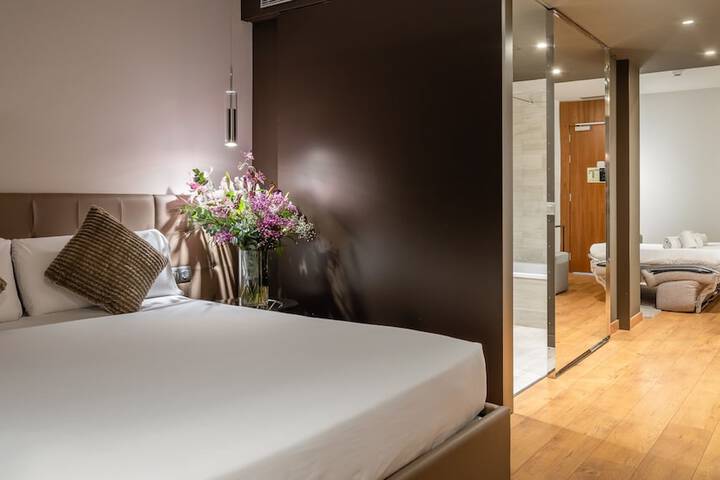 Room 8 of 37