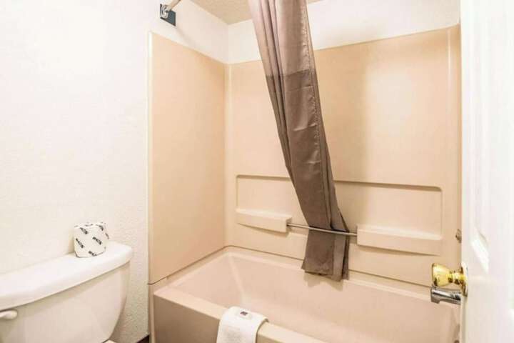 2 Double Beds (3 of 9)