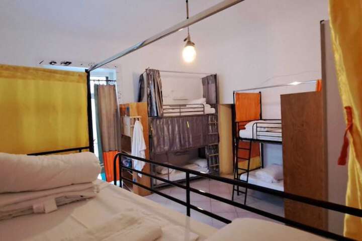 Room 7 of 28