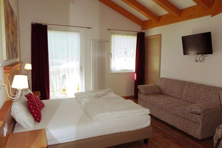 Room 8 of 61