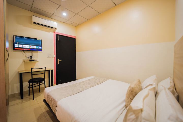 Room 15 of 25