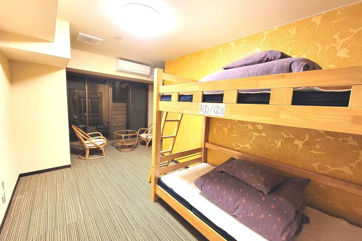Room 17 of 76