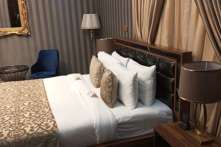 Room 29 of 77