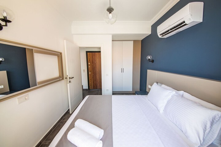Room 6 of 36
