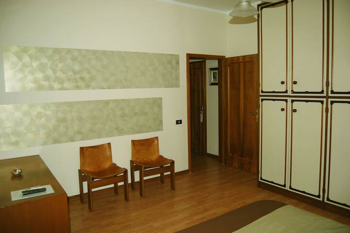 Room 16 of 33
