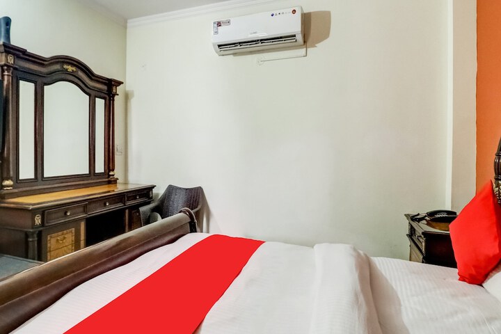 Room 17 of 27