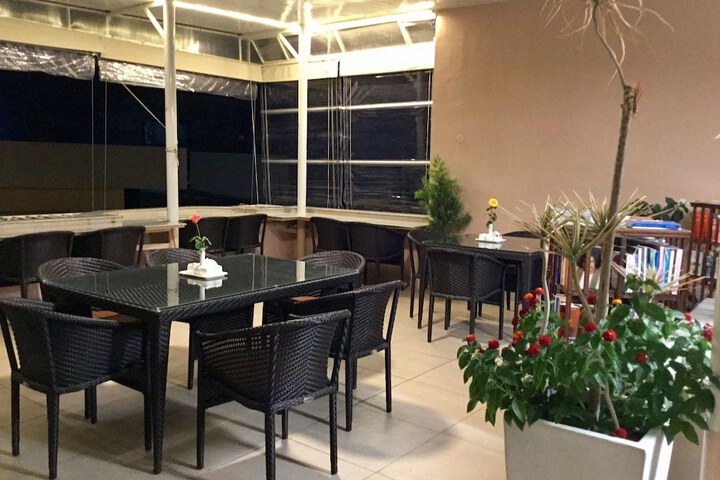 Dining 56 of 64
