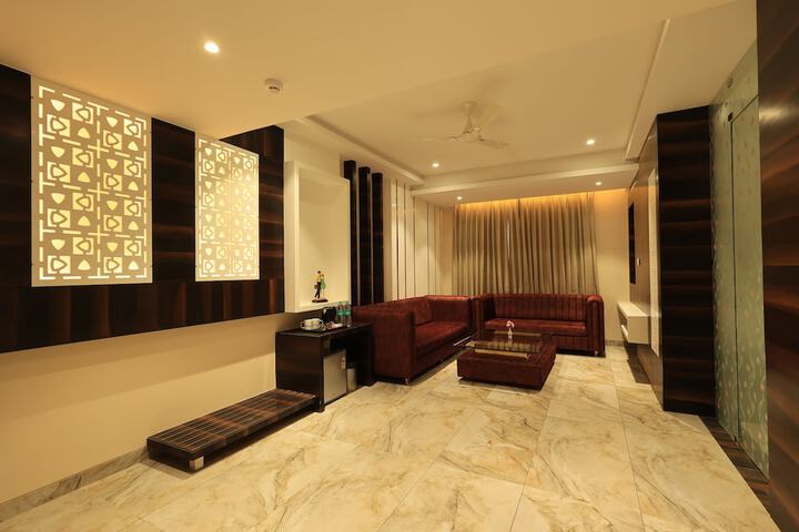 Room 52 of 75