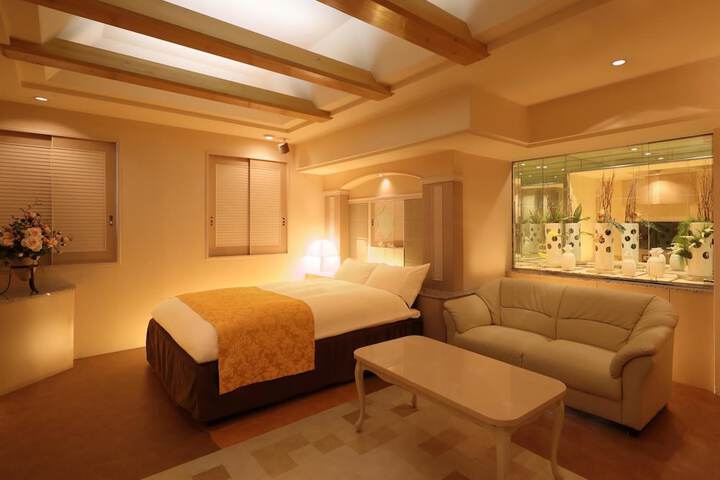 Room 9 of 30