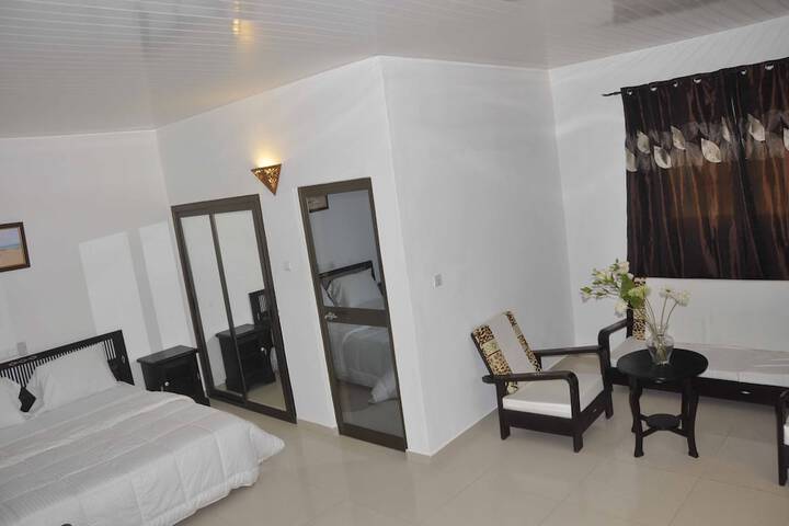 Room 13 of 35