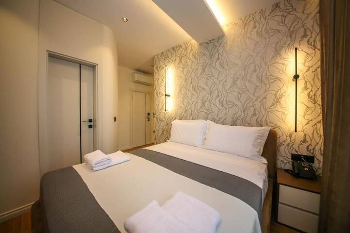 Room 20 of 108