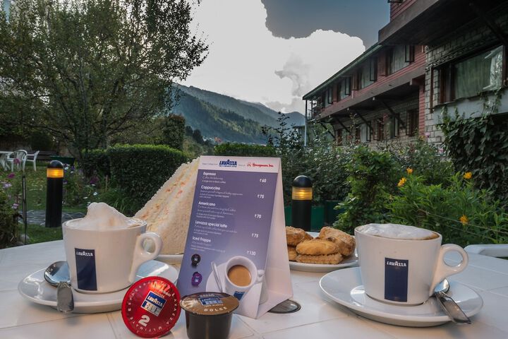 Breakfast/Coffee Service 46 of 120