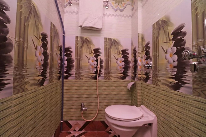 Room 7 of 14