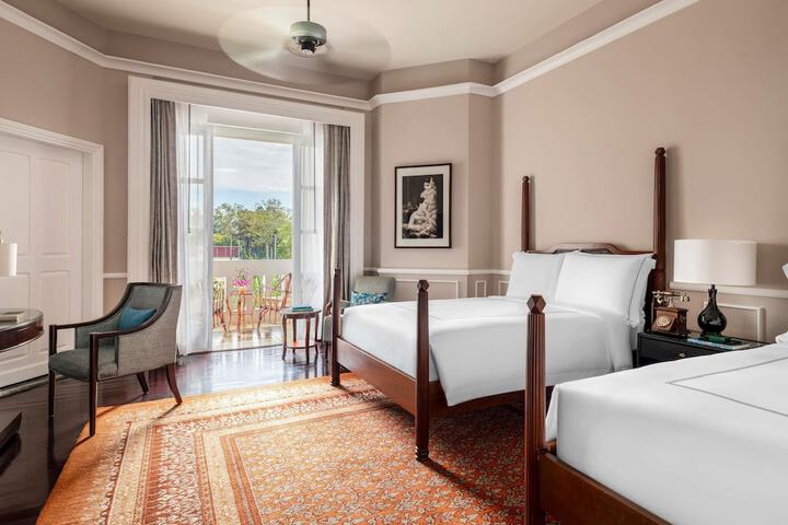 Room 42 of 224