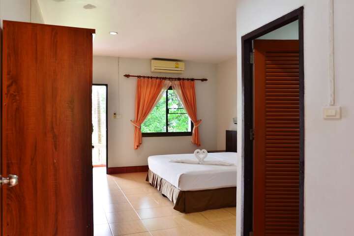 Room 4 of 22
