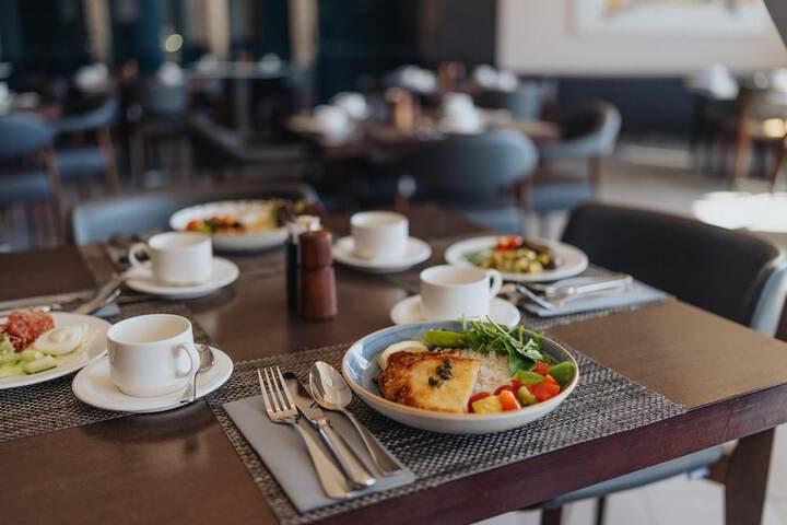 Dining 70 of 122