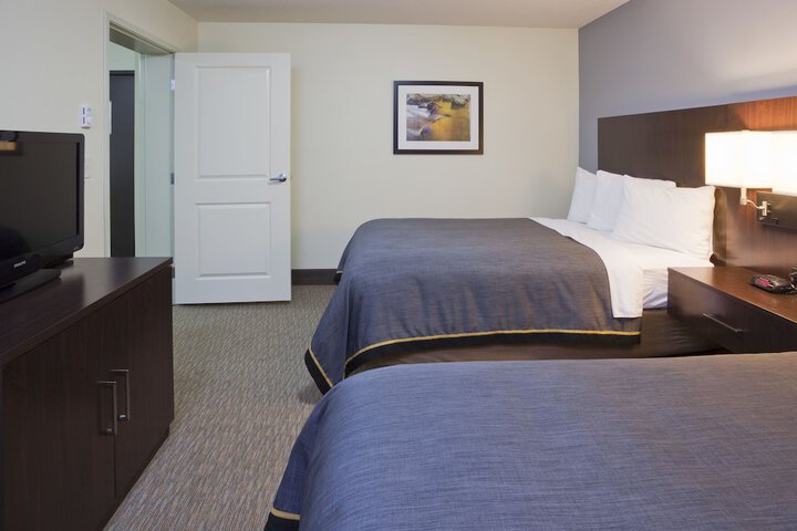 2 Double Beds (7 of 8)