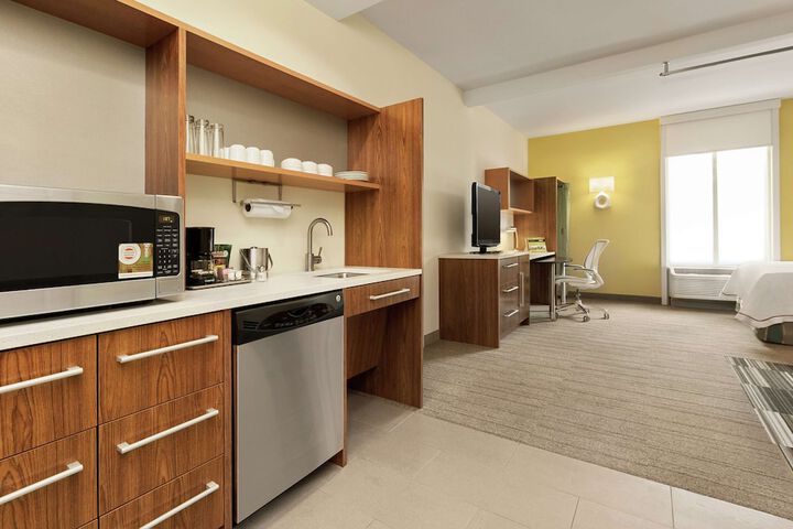 Room 5 of 28
