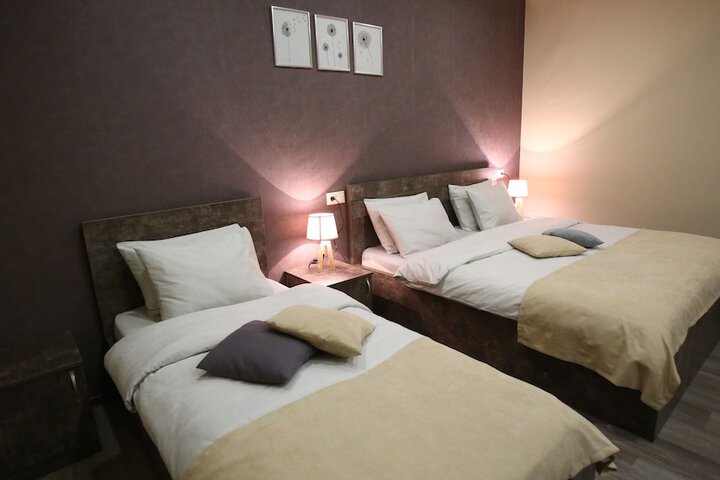 Room 42 of 86