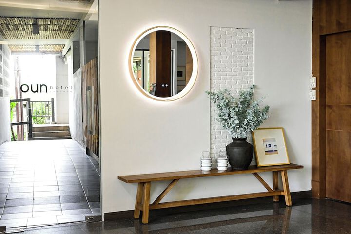 Entrance & Lobby