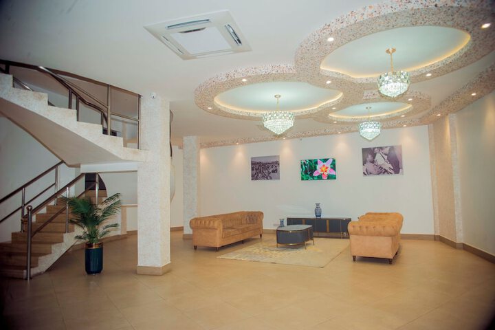 Room 33 of 49