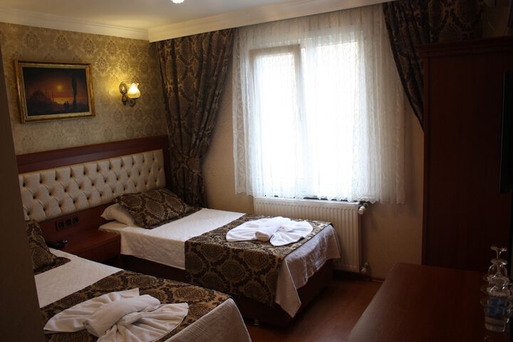Room 16 of 34