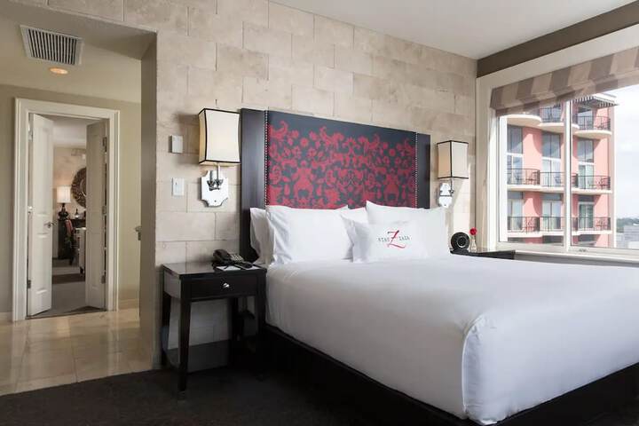 Room 10 of 36