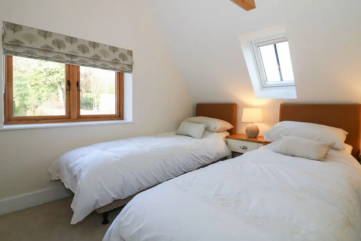 Room 4 of 13