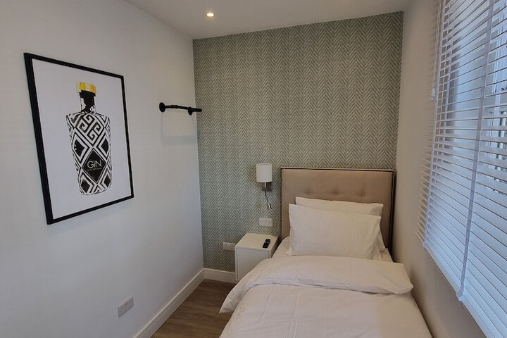 Room 5 of 50