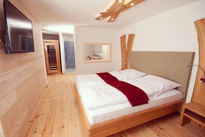 Room 7 of 45